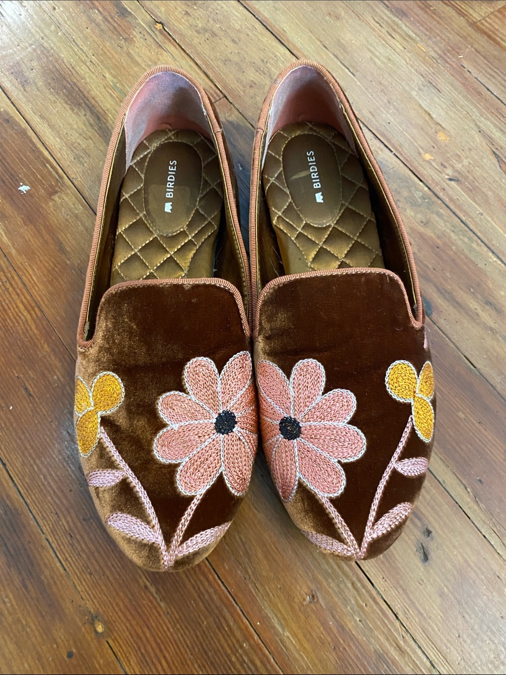 Birdies Women’s Rust Velvet Floral Embroidered loafer flats Size 8